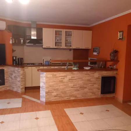 Gemuetliche Mit Terrasse * Tribalj