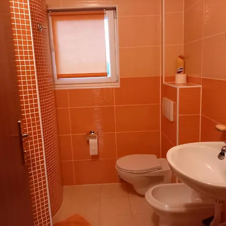 Gemuetliche Mit Terrasse Apartmán *